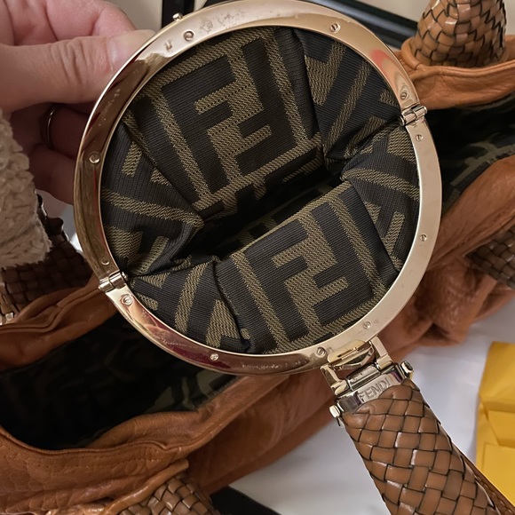 Saddle brown Fendi Spy bag. The IT bag of 2000s is back! - Picture 2 of 5